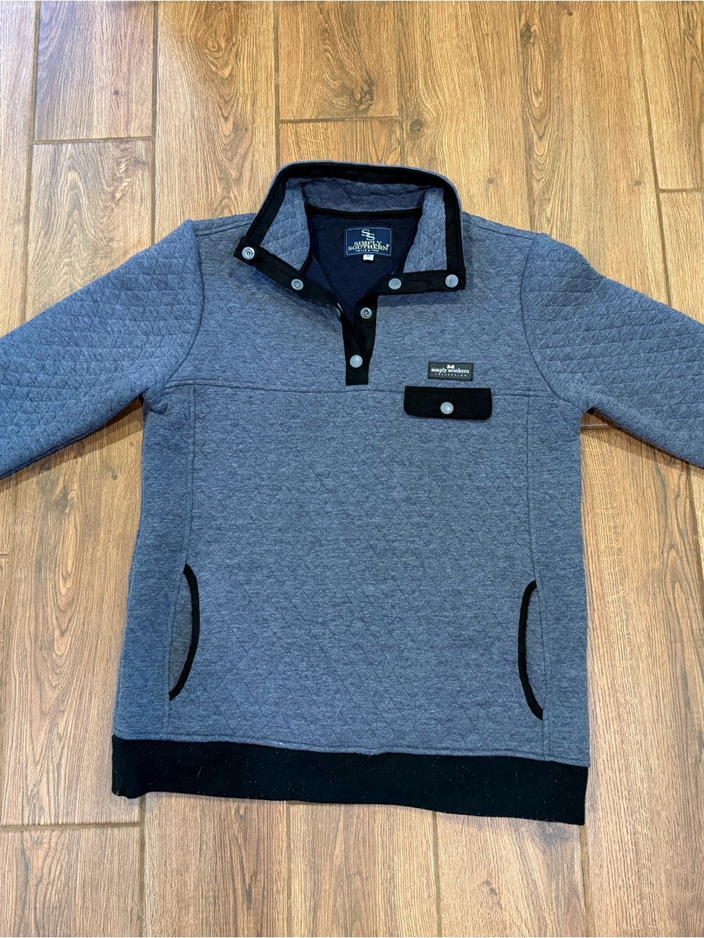 Simply Southern women’s Quilted Heather Gray Pullover / medium
